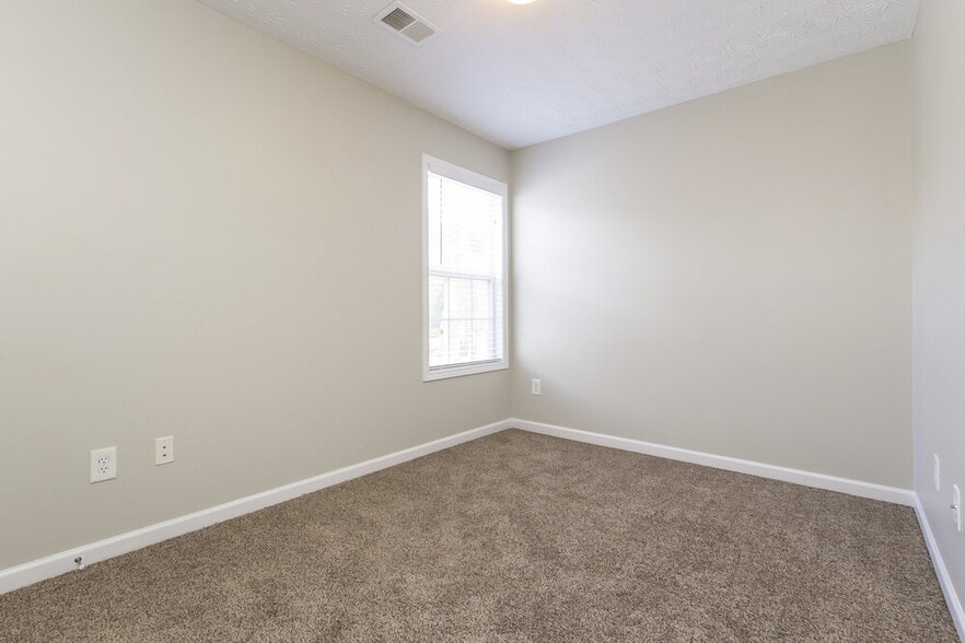 Building Photo - 206 Providence Rd