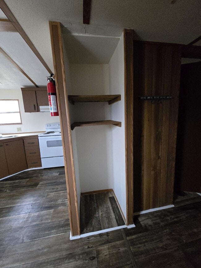 Building Photo - 8582 Rye Patch Rd