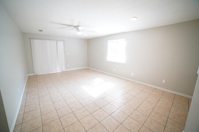 Building Photo - 2741 W Tharpe St