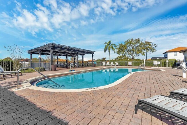 Building Photo - 16748 Lazy Breeze Loop