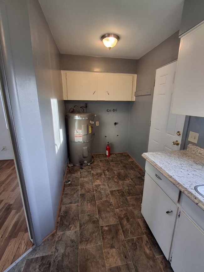 Building Photo - 309 Marie St