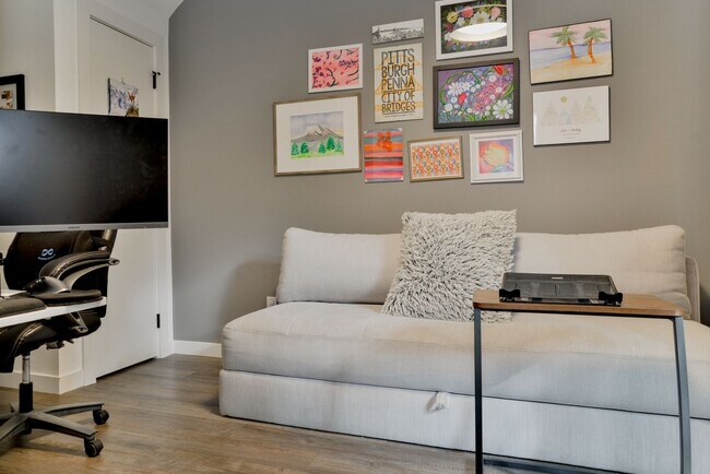 Building Photo - Modern 3 bed/ 2.5 bath townhome in Ballard!
