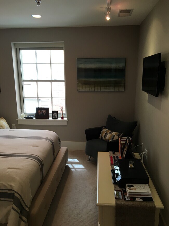 Building Photo - 2818 Connecticut Ave NW