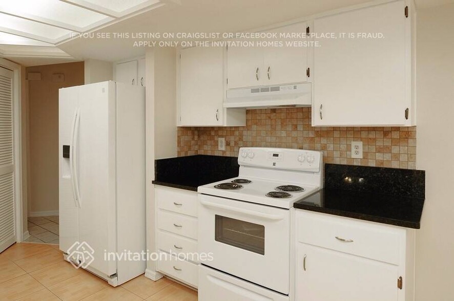 Building Photo - 5909 Redhawk Dr