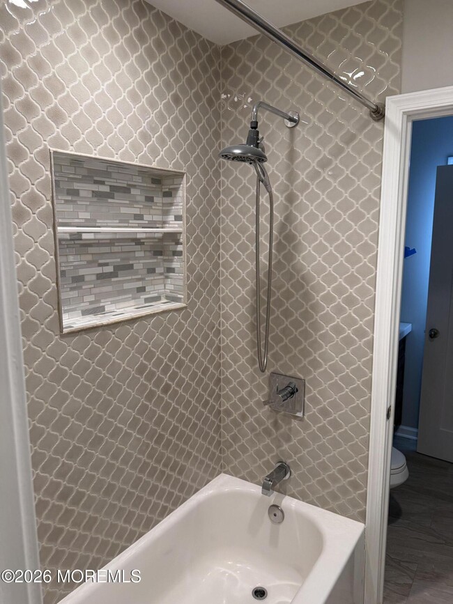 Building Photo - 35 Arno St