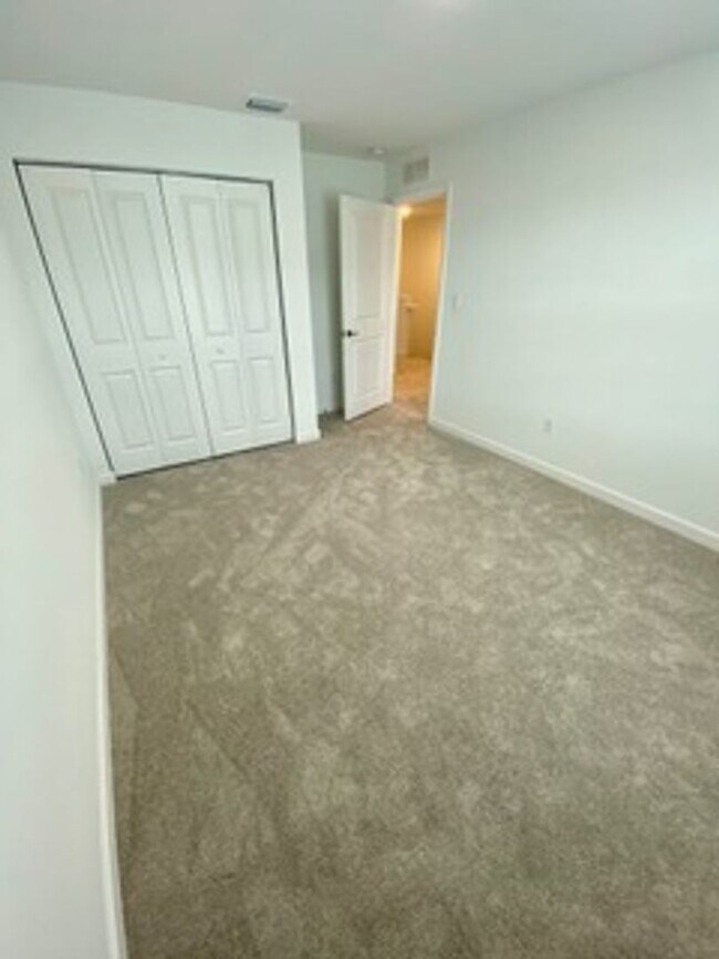 Building Photo - Brand new Townhome centrally located in La...