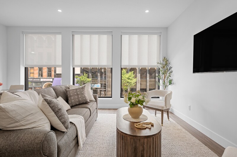 Building Photo - 414 Main St