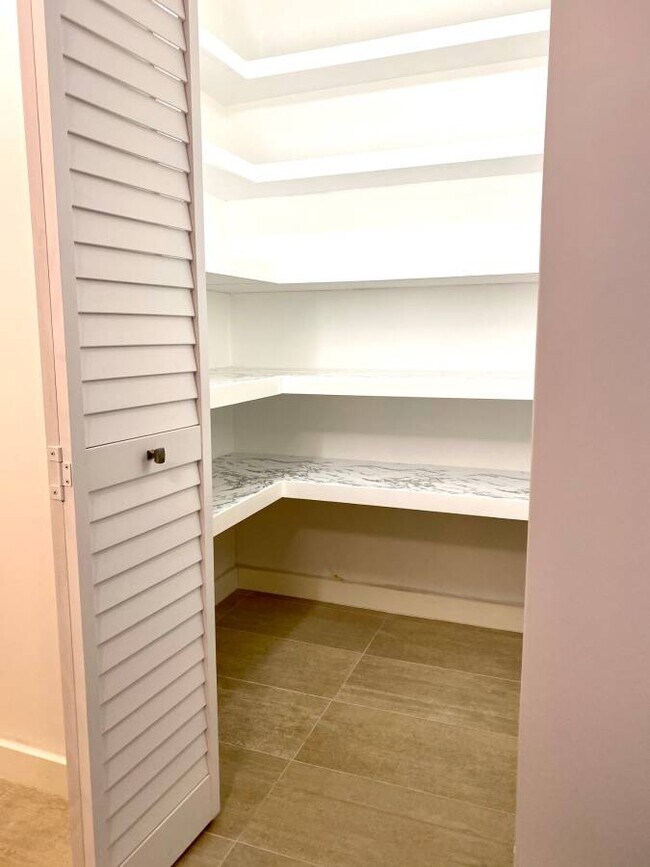 pantry - 322 Aoloa St