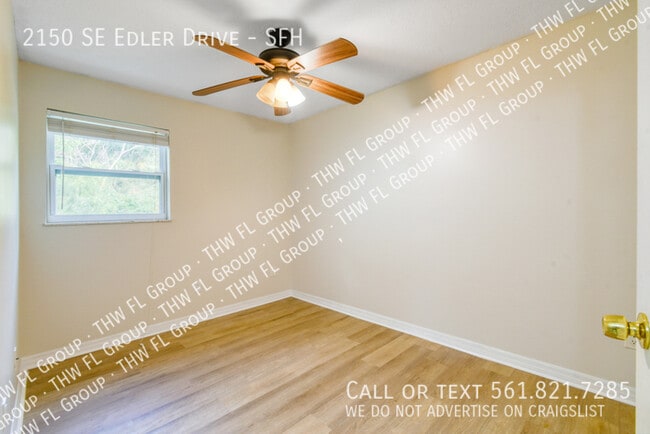 Building Photo - 2150 SE Edler Dr