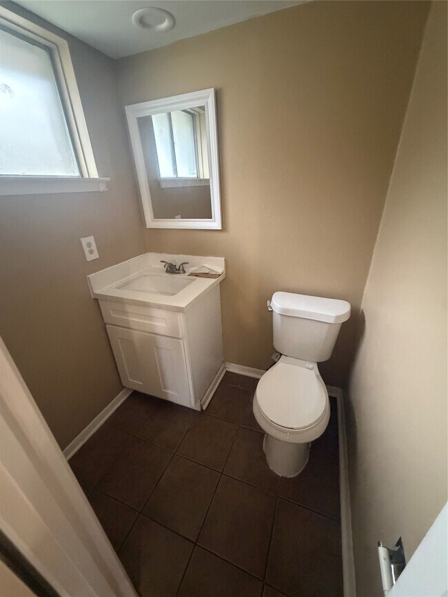 Building Photo - 6439 Deirdre Anne Dr