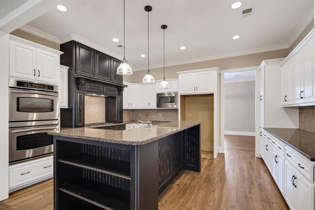 Building Photo - 6597 Heronswood Cove