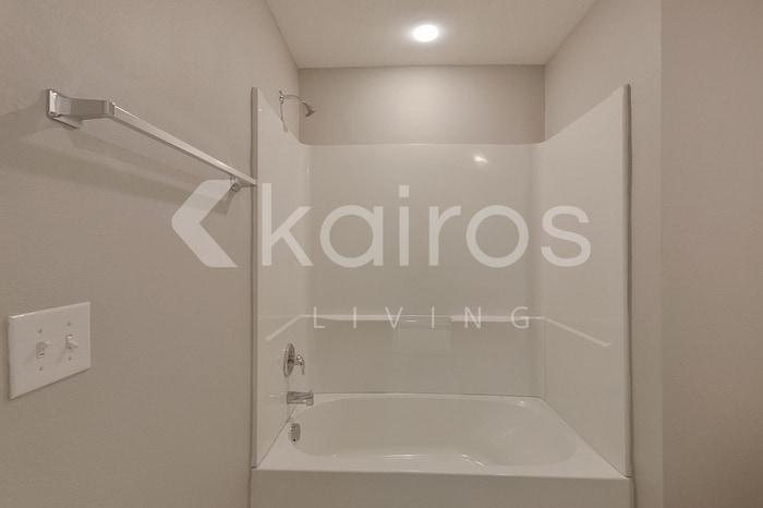 Building Photo - 8460 Indian Laurel Ln