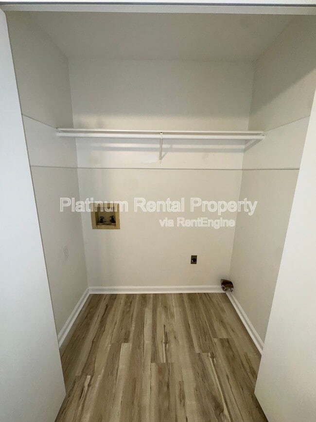 Building Photo - 8380 Lucas Creek Trl