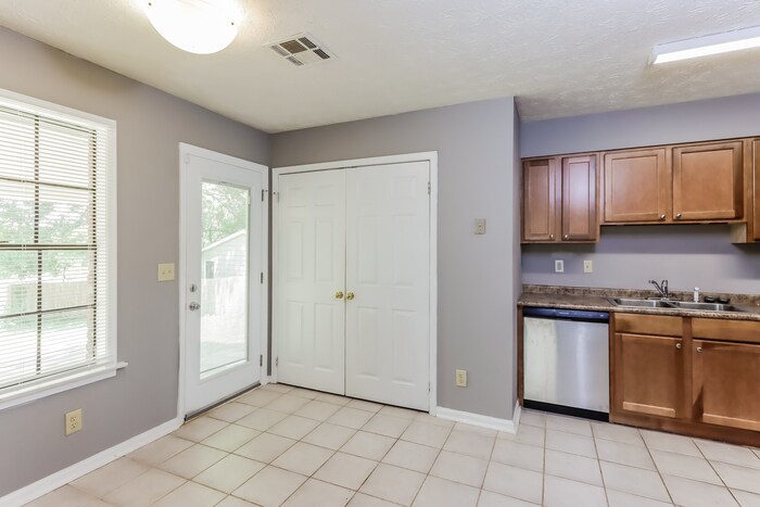 Building Photo - 2953 Woodforest Ln