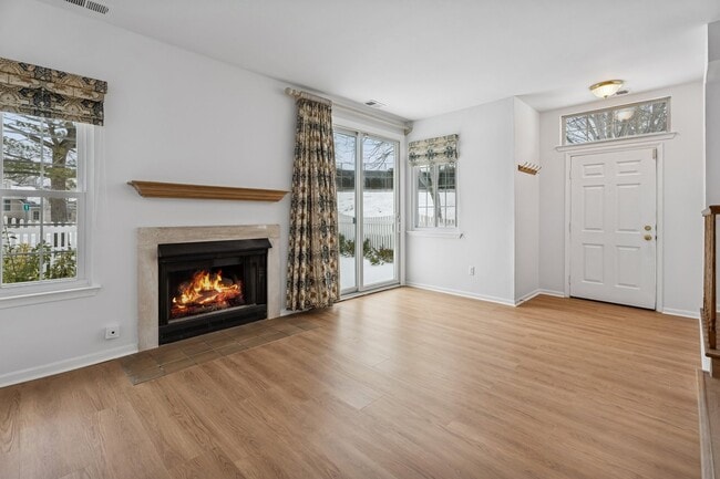 Building Photo - 67 Bentley Ct