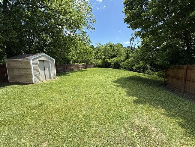 Building Photo - 217 Haycraft St