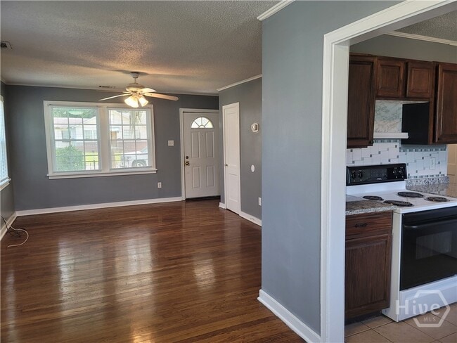 Building Photo - 237 Birchfield Dr