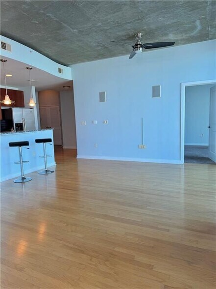 Building Photo - 400 W Peachtree St NW