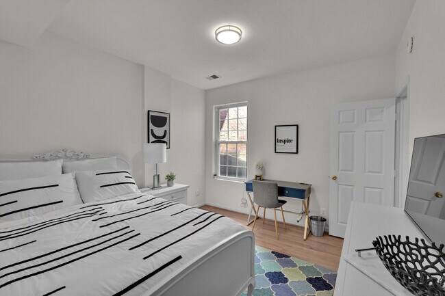 Building Photo - 506 M St NW