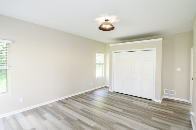 Building Photo - 2 bed 2 bath Ranch Townhouse in Winfield