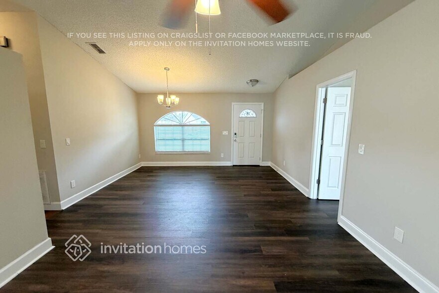 Building Photo - 676 Regency Way