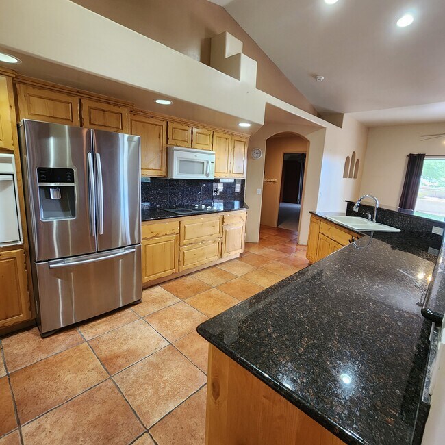 Building Photo - 35665 Caballero Dr