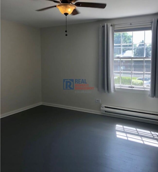 Building Photo - 2858 Jasmine St