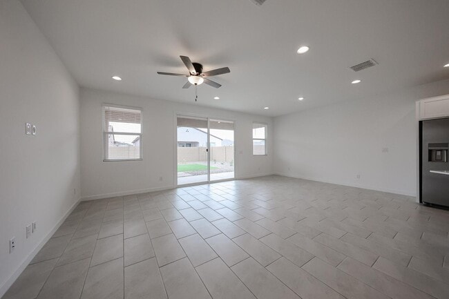 Building Photo - 7814 W Hide Trl