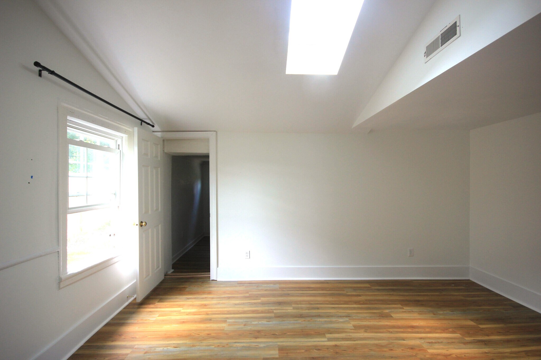 Building Photo - 421 9th St NW