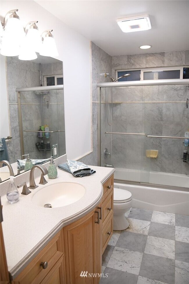 Building Photo - Charming home in Sammamish