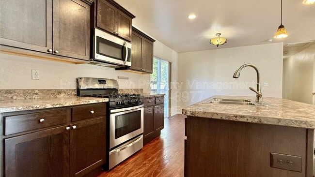 Building Photo - 302 Ashlin Ct