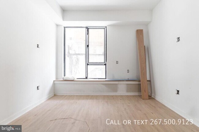 Building Photo - 1306 N Front St