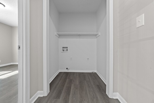 Building Photo - 1150 Roberts Ln