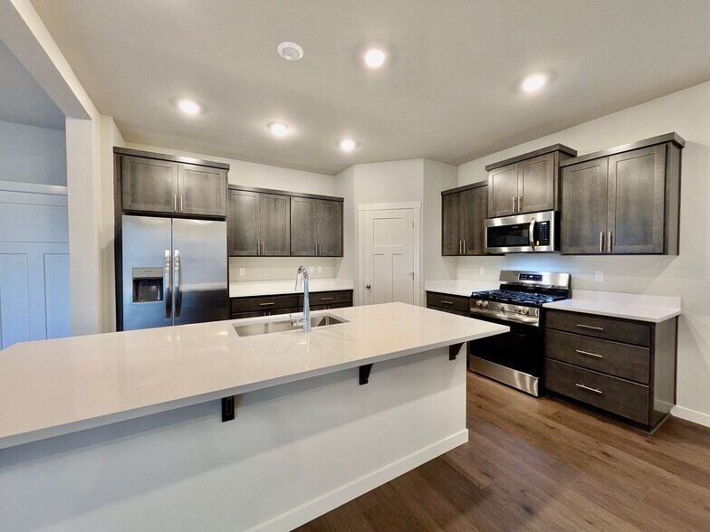 Building Photo - 8912 SW Choke Cherry