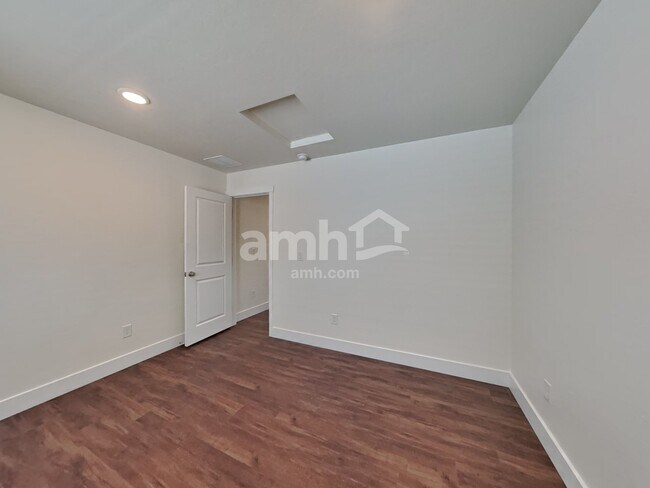 Building Photo - 1405 Alderleaf Ave