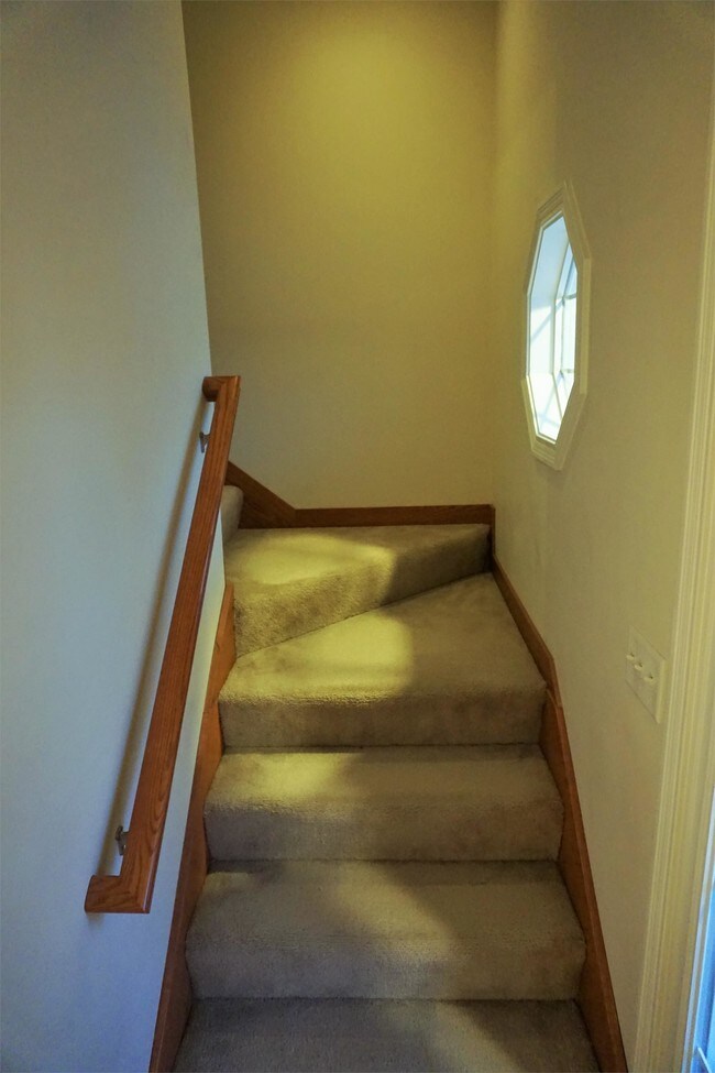 Building Photo - 159 Midland Trail