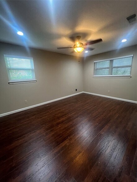 Building Photo - 332 Belmont Dr