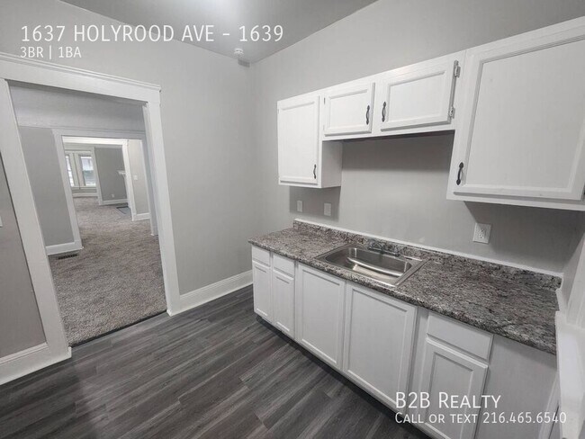 Building Photo - 1637 Holyrood Rd
