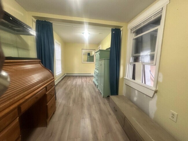 Building Photo - 163 Austin St