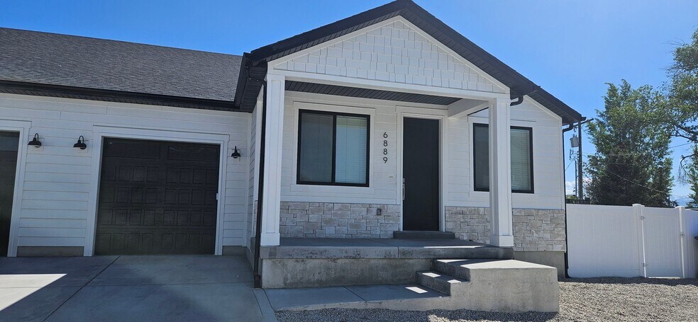 Building Photo - 6889 S 190 E
