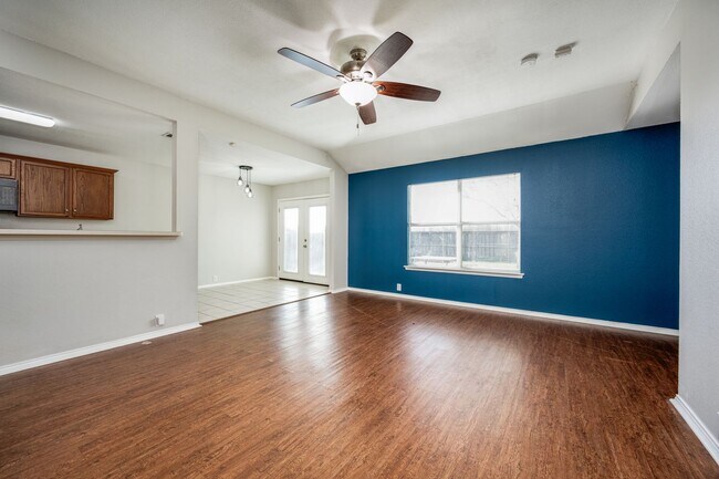 Building Photo - 4313 Sonoma Dr