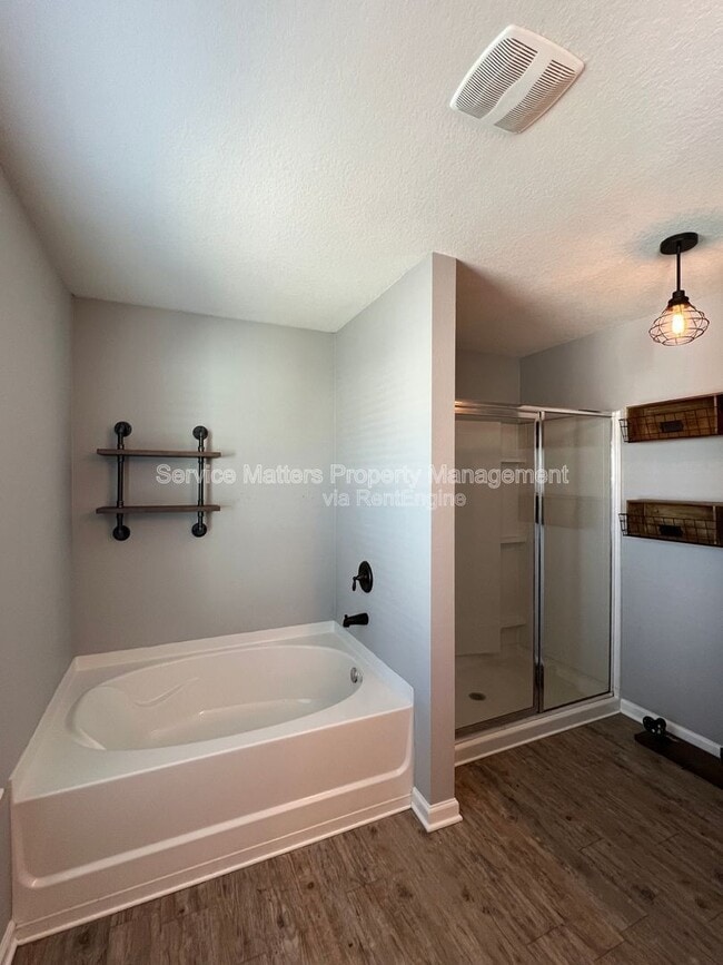 Building Photo - 5881 Old Plantation Court