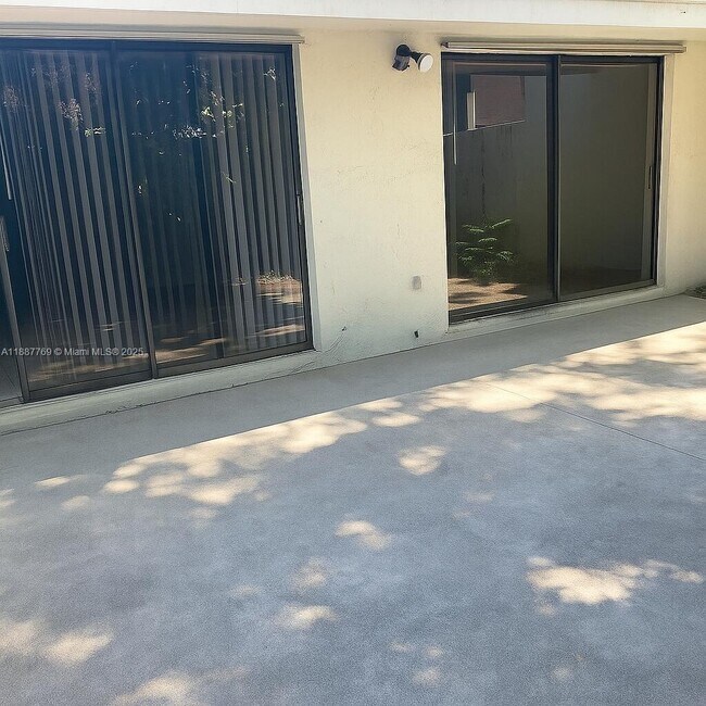 Building Photo - 6822 SW 39th St, 14G
