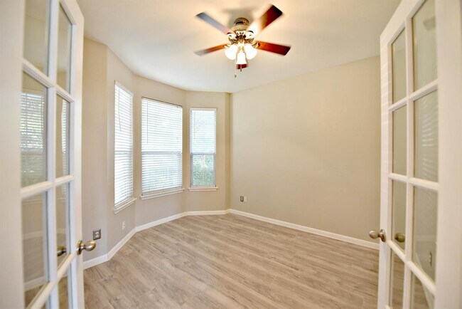 Building Photo - 2806 Stirrup Cove