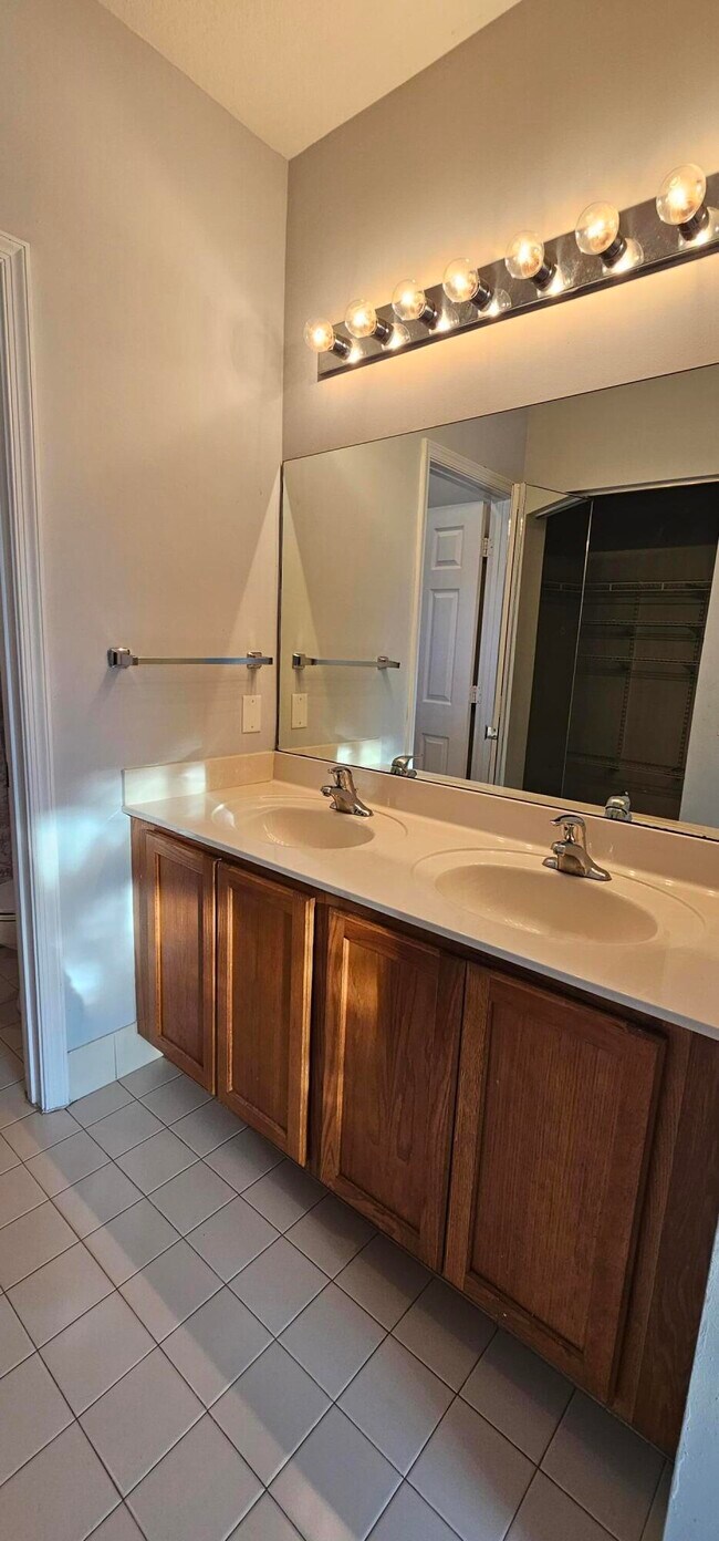 Building Photo - 3078 Laurel Ridge Cir