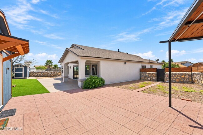 Building Photo - 14420 Navajo Point Dr
