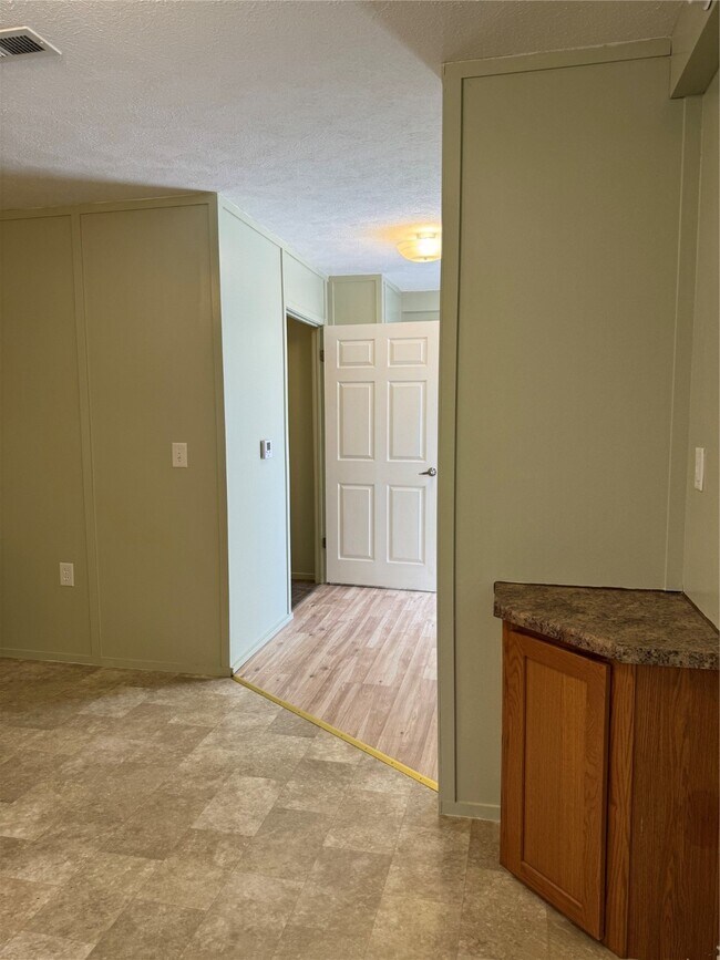 Building Photo - 45 Whippoorwill Ln