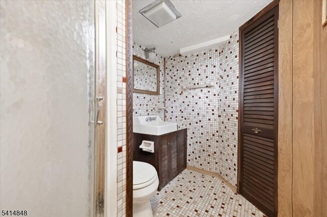 Building Photo - 92 George St