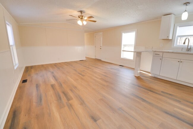 Building Photo - 1022 Bridgetown Ct