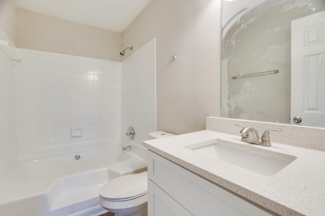 Building Photo - 2643 Laurel View Dr